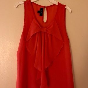 Cute and flowy sleeveless blouse